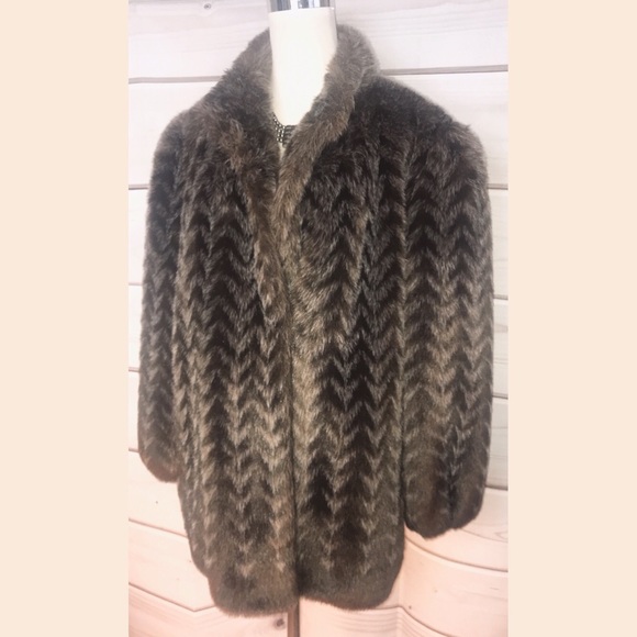 style VI Jackets & Blazers - Faux Fur style VI Ltd hook clasp brown/gray coat L